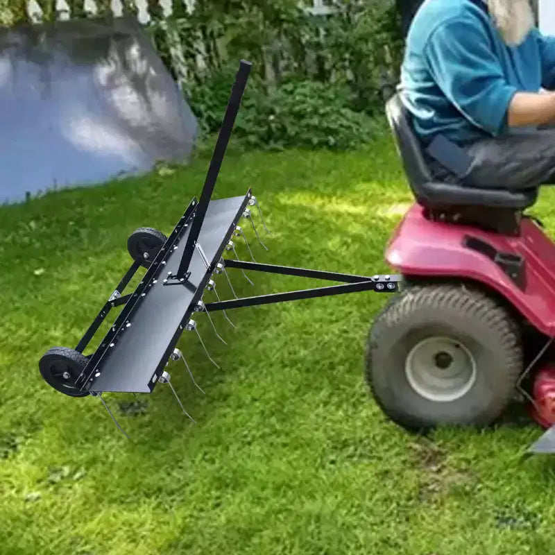 Râteau à aiguilles de pin de 48 pouces, scarificateur de pelouse traîné avec 24 dents pour tracteur de pelouse