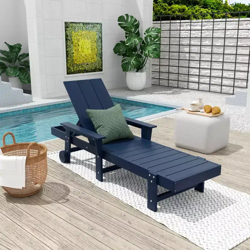 Chaise longue inclinable moderne avec accoudoirs et roulettes