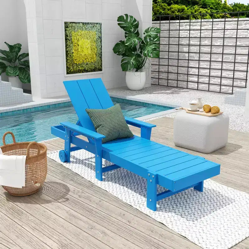 Chaise longue inclinable moderne avec accoudoirs et roulettes